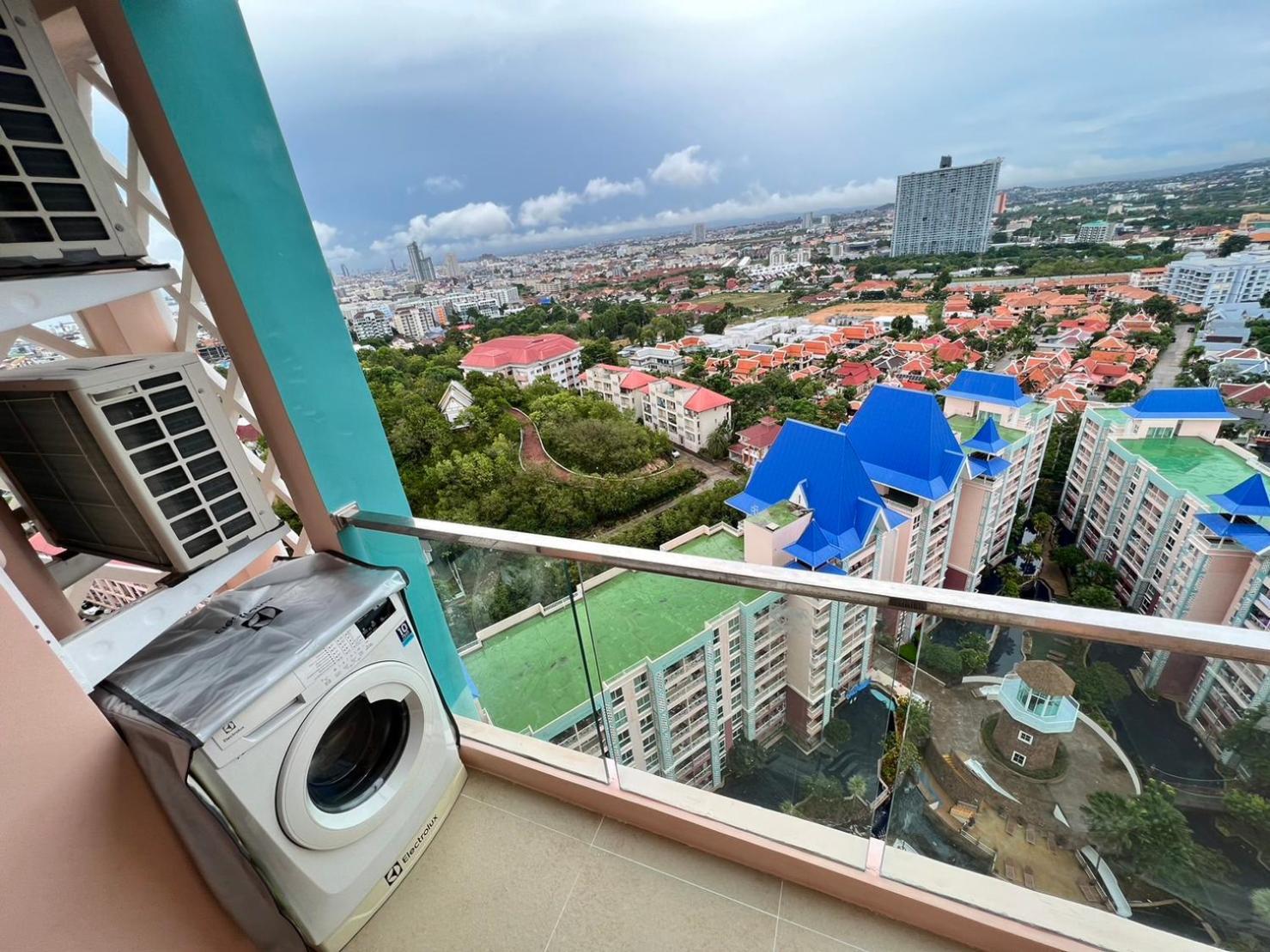 Grande Cariibbean Pattaya By Thita Aparthotel Exteriör bild