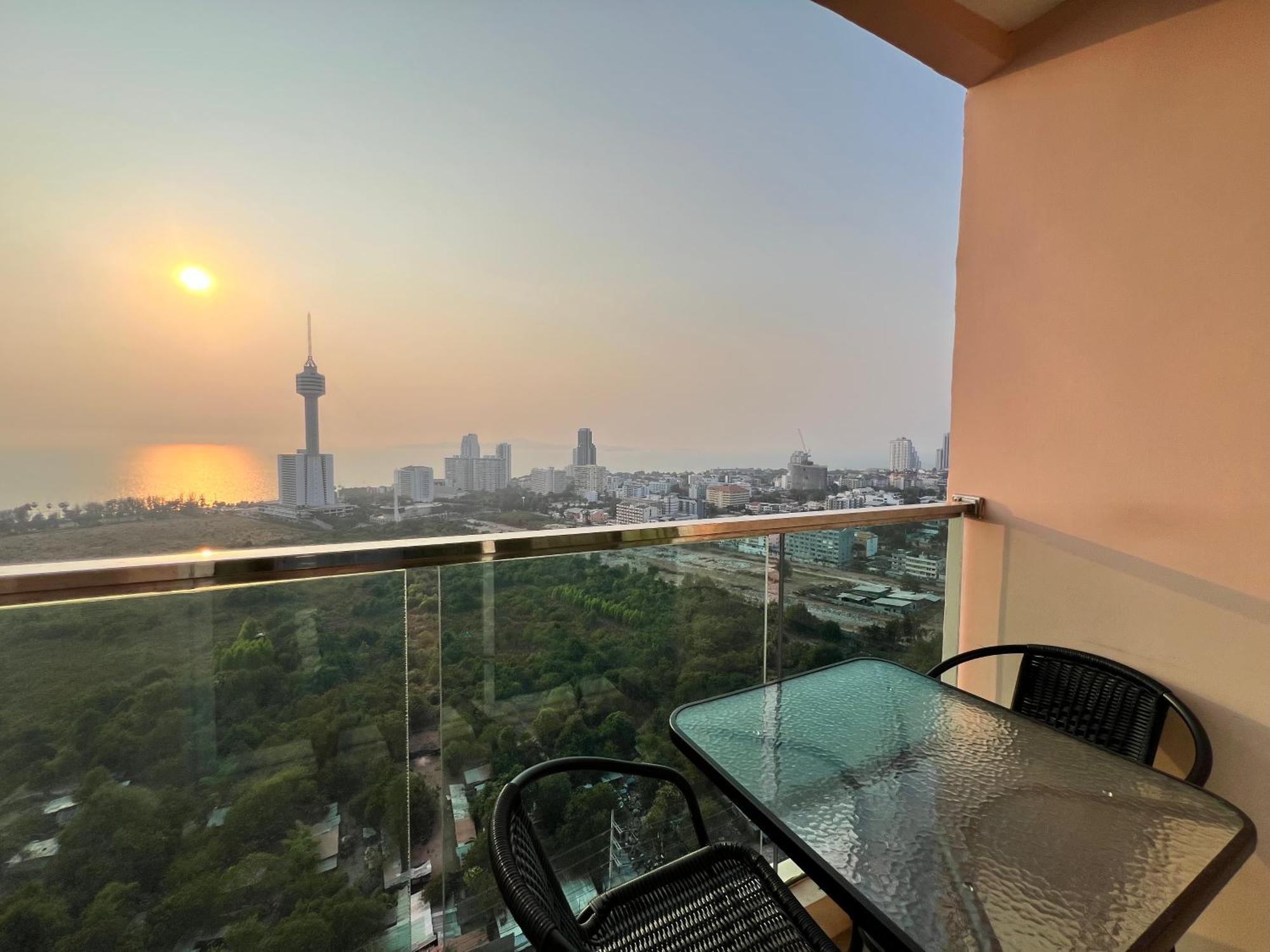 Grande Cariibbean Pattaya By Thita Aparthotel Exteriör bild